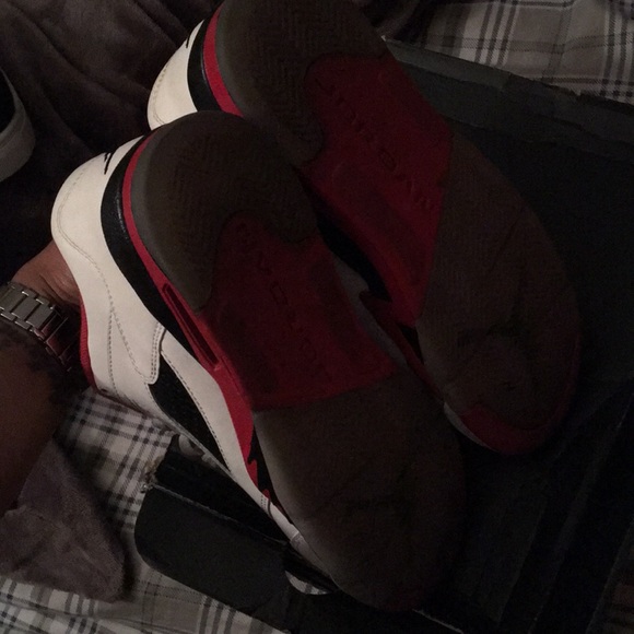 ... - Picture 2 of 4